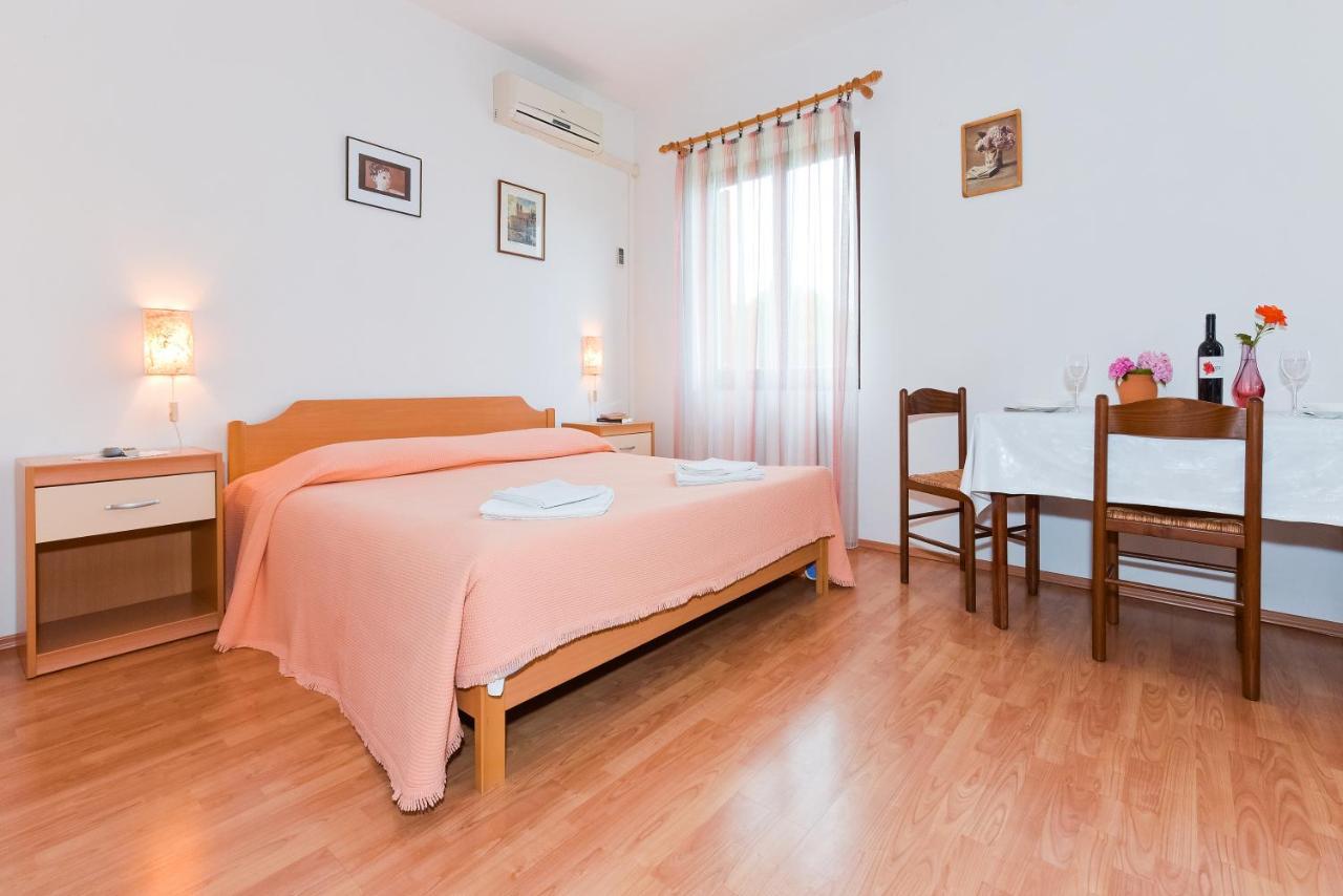 Apartments Adria Biograd Na Moru Kamer foto